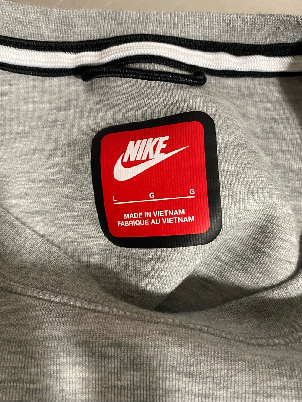 NIKE Tech Grey Pullover Crewneck Sweatshirt FB7916-063 Sportswear Tech Fleece - Picture 3 of 9